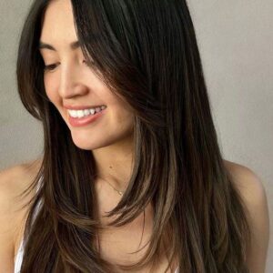 front layer haircut in agra at amisha beauty care