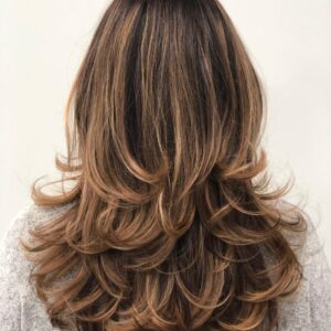 three step haircut in agra at amisha beauty care